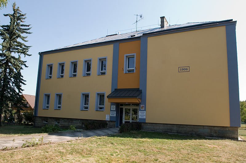 Szkoła Oldrzychowice.jpg